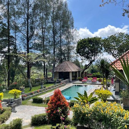 Balinese Villa In Berastagi Zewnętrze zdjęcie