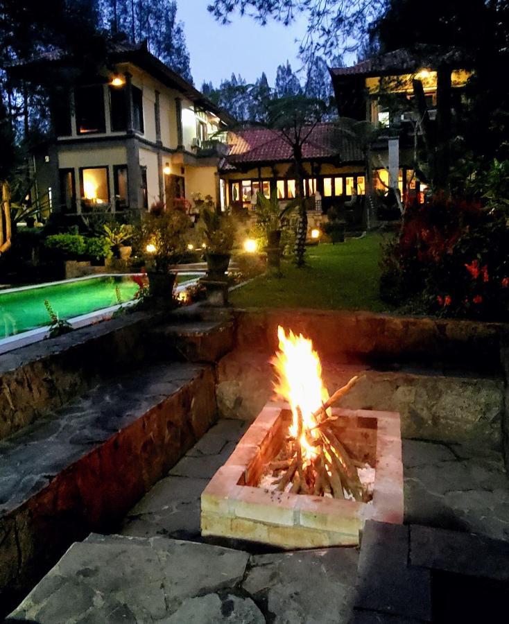 Balinese Villa In Berastagi Zewnętrze zdjęcie